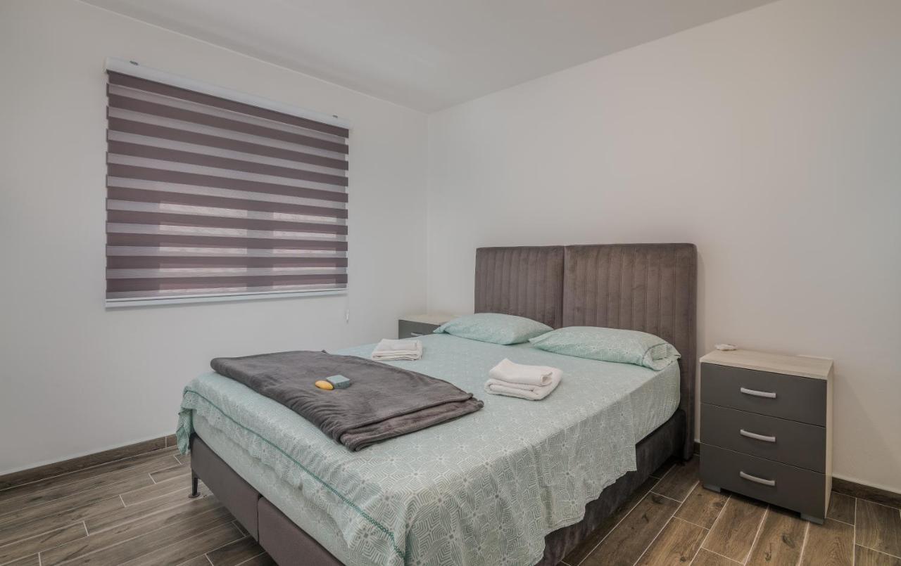 Apartment Diva Sveti Vid-Miholjice エクステリア 写真
